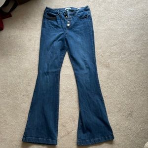 Sofia Vergara boot cut jeans